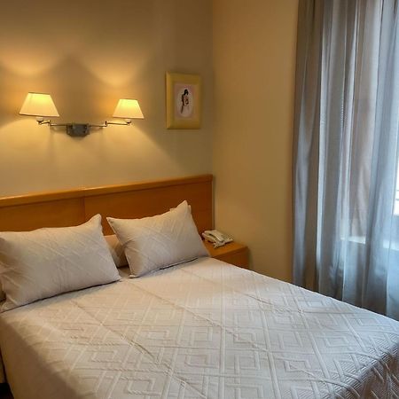 Hotel Castilla Caces Zewnętrze zdjęcie
