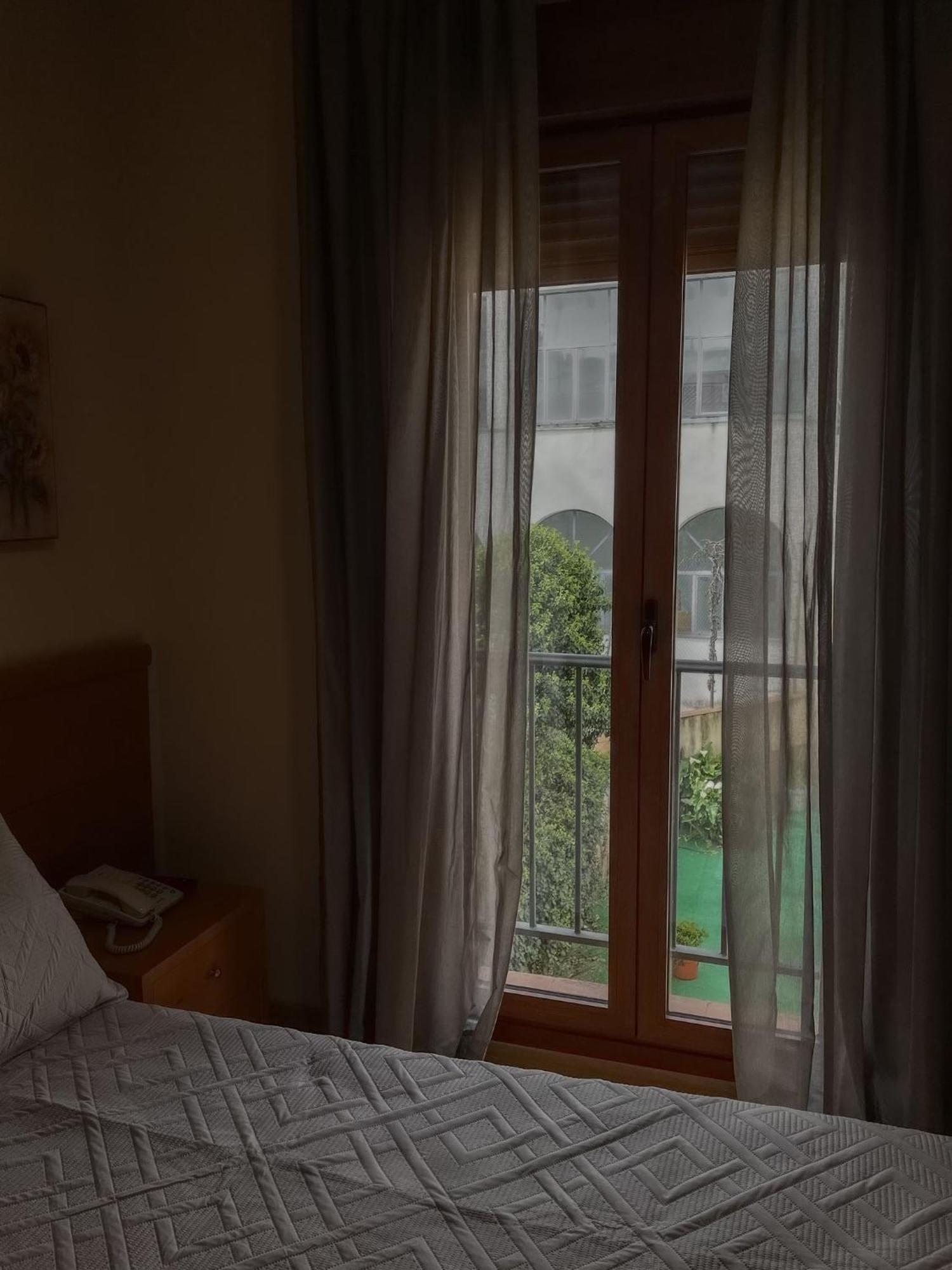 Hotel Castilla Caces Zewnętrze zdjęcie