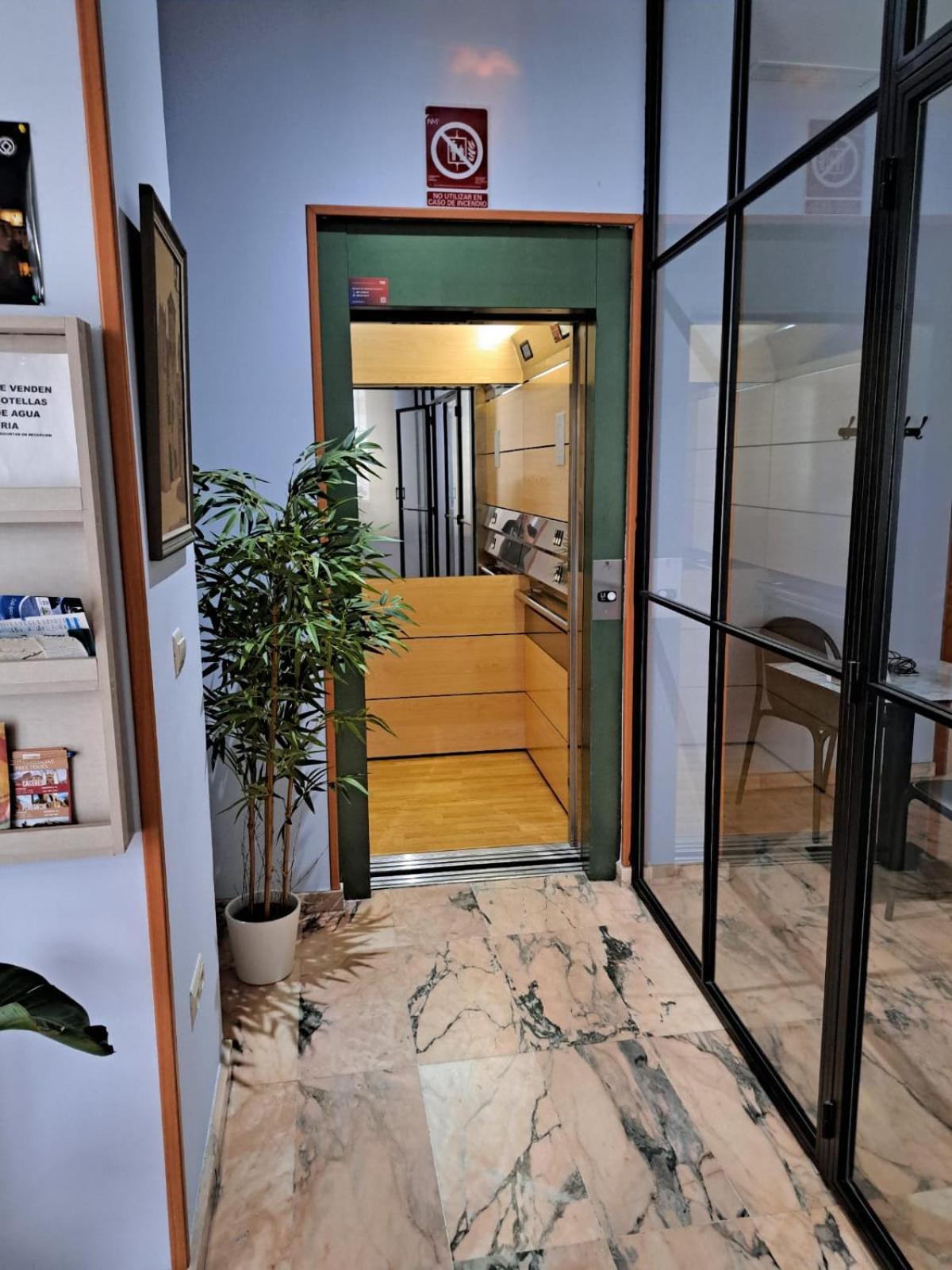 Hotel Castilla Caces Zewnętrze zdjęcie