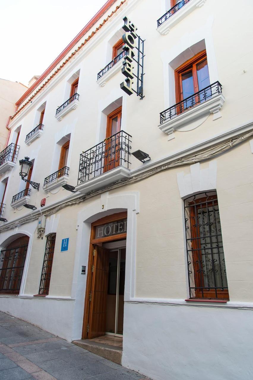 Hotel Castilla Caces Zewnętrze zdjęcie