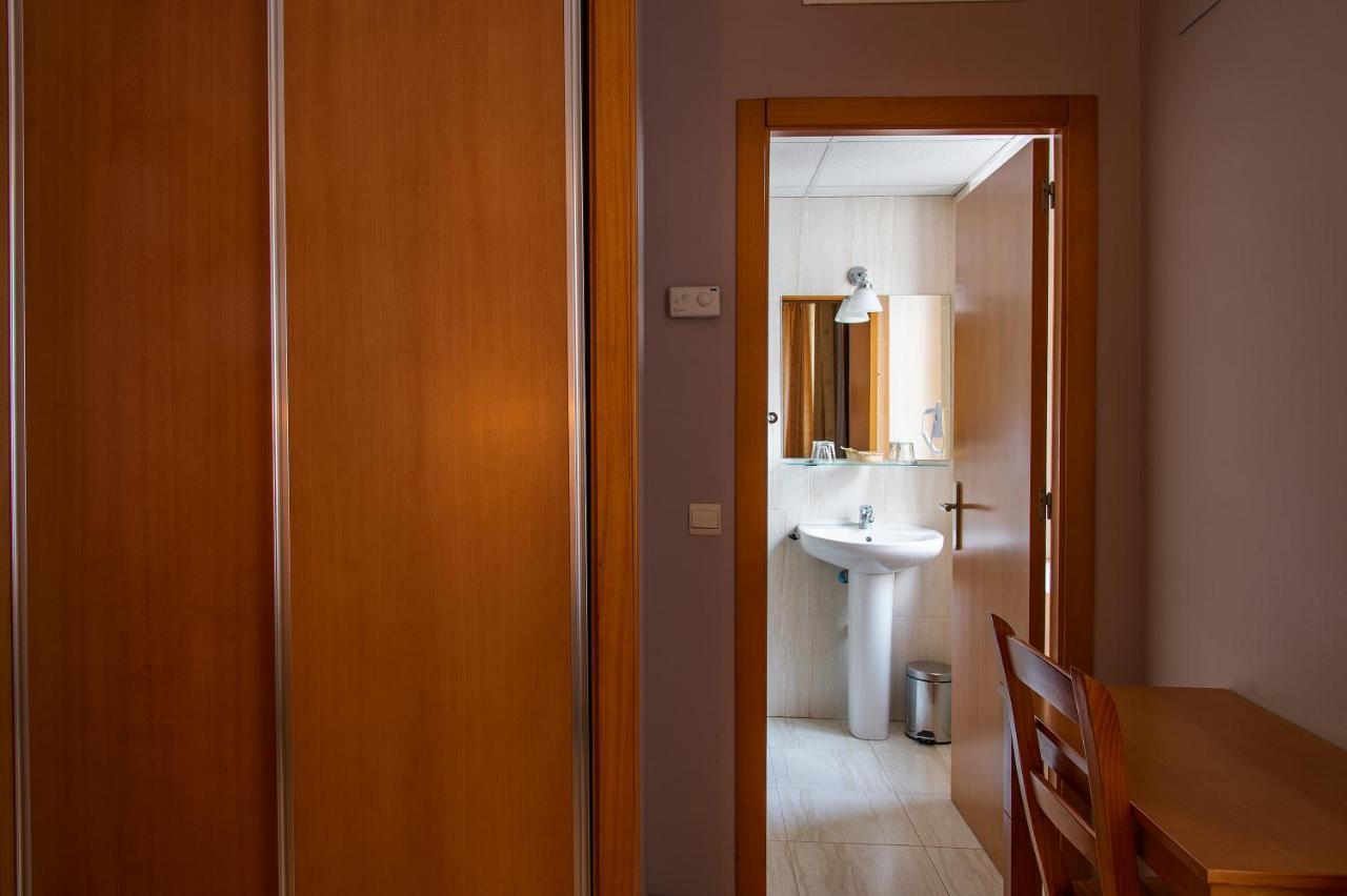 Hotel Castilla Caces Zewnętrze zdjęcie