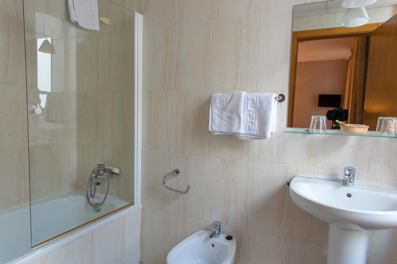 Hotel Castilla Caces Zewnętrze zdjęcie
